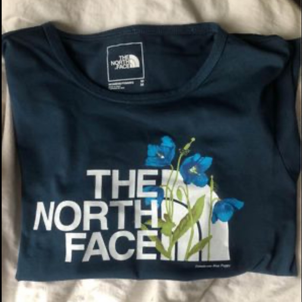 The North Face t shirt